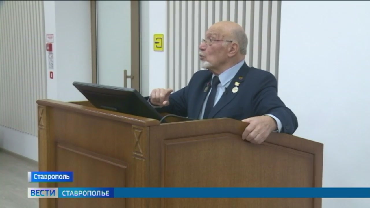 Ученый из Ставрополя почти 60 лет приобщает студентов к искусству