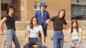 AC/DC - Its a Long Way To The Top - Live 1976 (2020 Remaster)