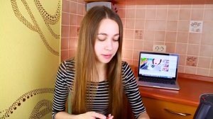 СЪЕЛА ПОМАДУ! СЛАДКАЯ СЪЕДОБНАЯ КОСМЕТИКА СВОИМИ РУКАМИ | МАКИЯЖ