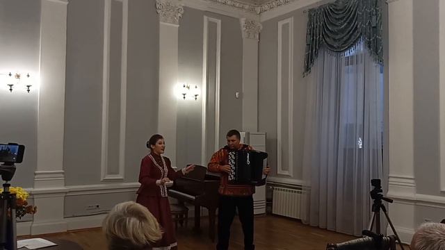 Тропинка узенькая вьется смотреть онлайн