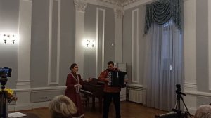 Тропинка узенькая вьется