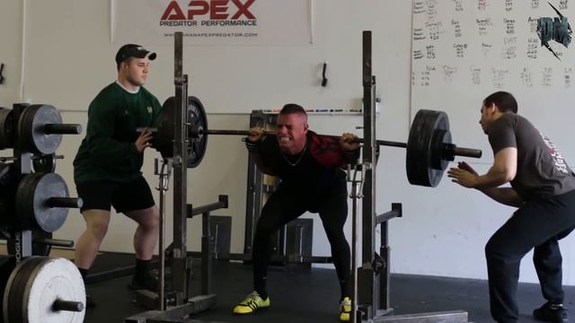 ТОП 12 ВОРКАУТЕРОВ КОТОРЫЕ КАЧАЮТ НОГИ смотреть онлайн