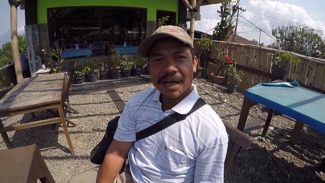 Вулканы на Бали и индонезийцы смотреть онлайн