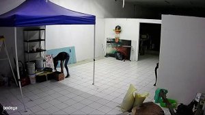 Некоторые призраки довольно дружелюбны, но не этот по всей видимости.