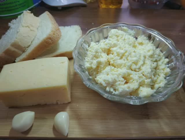 СЫРНО-ЧЕСНОЧНАЯ ЗАКУСКА?