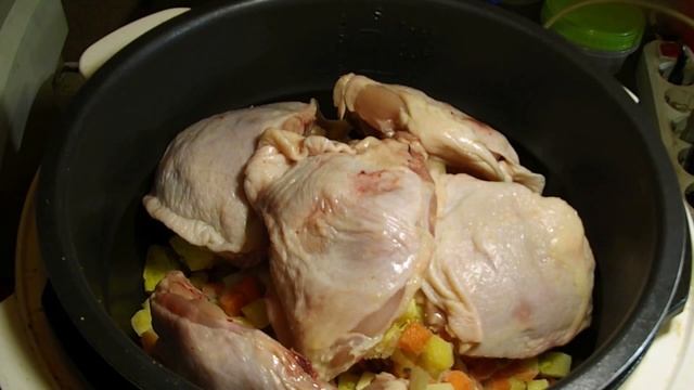 Самый простой грибной суп в курицей в мультиварке