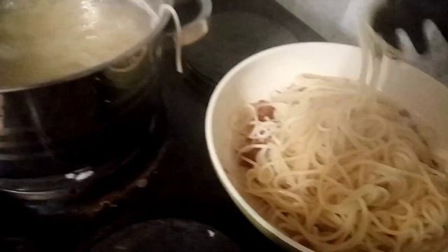 Готовлю пасту карбонара смотреть онлайн