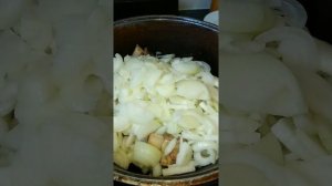 Мясо в собственном соку , очень вкусно. Обязательно приготовьте !!!