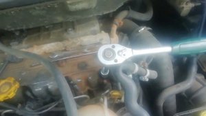 Дизель и его СВЕЧА НАКАЛА. Крайслер Гранд Вояджер 2,5 ТД, замена .Жара, Июль,Розы, деревня у границ