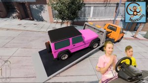 Дети и Машина - Диана и Даня эвакуируют машину. Манкиту