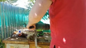 Гайка на болгарке не отворачивается. Что делать? Простой способ!