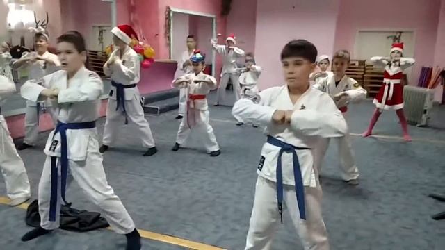 Новогодняя тренировка 2017 ударов часть 1 смотреть онлайн