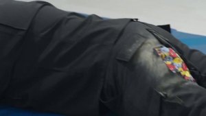 ИСПЫТАЛИ НА СЕБЕ СТРЕЛЯЮЩИЙ ЭЛЕКТРОШОКЕР! Как работает самое эффективное средство самообороны?