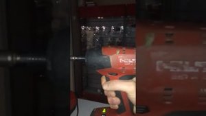 Хилти. Г/в винтоверта 2017, батарея 2019