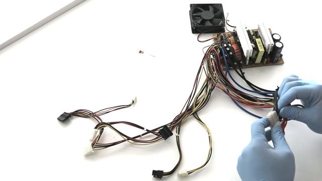 Оплетка проводов блока питания дома. Попытка и мнение. смотреть онлайн