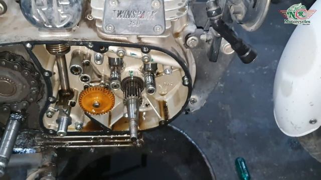 Hydraulic Tappet Noise?? | Royal Enfield | NCR MOTORCYCLES | смотреть онлайн