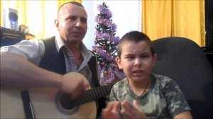 "Маленькой елочке холодно зимой"-Детская Новогодняя песня под гитару