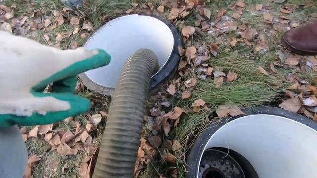 Откачка септика своими руками, но с ассенизатором. Обслуживание септика Клён