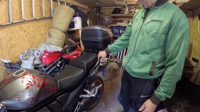 Тюнингованный мотоцикл SUZUKI GSX 1250 смотреть онлайн