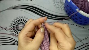 Свяжем вместе женскую, красивую шапку.