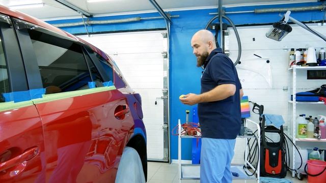 Ручная полировка авто под ручками. Качественно и безопасно.