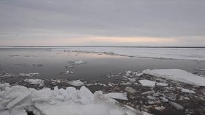 ВОТ ТАК НАЧИНАЕТСЯ ЛЕДОХОД ,НА РЕКЕ ОБЬ. ЛЕДОХОД 2019