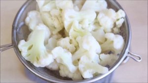 ? Минтай с цветной капустой и яйцами в духовке — видео рецепт