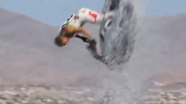 Невероятные трюки на водном скутере смотреть онлайн