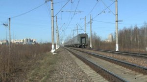 Электровозы ЧС2Т-1029/1002 и ЧС2Т-1036 с пассажирскими поездами