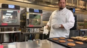 Приготовление завтрака в Convotherm Mini easyTouch (несколько блюд за одну загрузку)