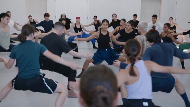 BOLERO X - Shahar Binyamini (Studio Trailer, Ballet BC, 2023 | 'HERE') смотреть онлайн