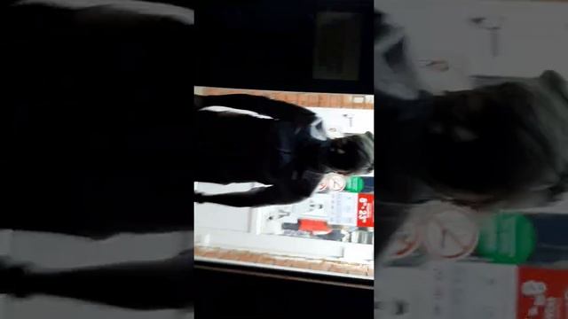 Волгоград,Краснооктяборьский р-н,Бристоль ул Хользунова 18а хамство ужасное кидаются драться,быдло! смотреть онлайн