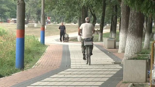 В Армавире продолжается благоустройство парка «Городская роща» смотреть онлайн