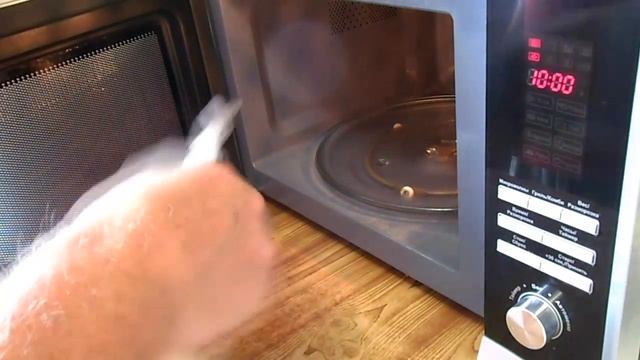 Как сварить кукурузу в микроволновке. Кукуруза в микроволновке. How to cook corn in a microwave ove смотреть онлайн