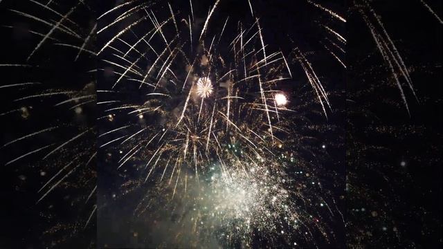 Праздничный салют (фейерверк) в День Независимости Беларуси (03.07.2023, Минск, парк Павлова)