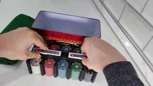 покерный набор на 200 фишек