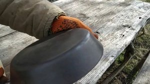 Как почистить чугунную сковороду