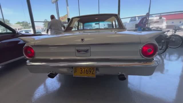 1962 Ford Fairlane 500 смотреть онлайн