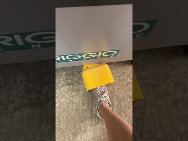 Показала вкратце как работает наш сверлильно-присадочный станок #столярка #столярныестанки смотреть онлайн