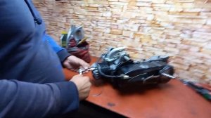Разбираем двигатель скутера 2Т. Кольца точили нождачкой