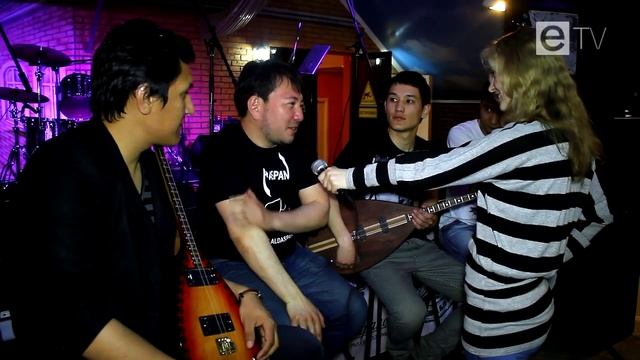 В Караганде выступила играющая на электродомбрах рок-группа «Алдаспан» смотреть онлайн