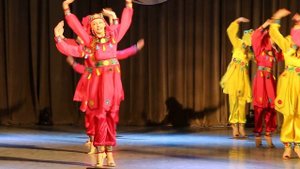 «Юность Сибири» - Таджикский танец  «ТЮЛЬПАН»