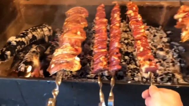 Куриные сердечки на мангале . Сердца на костре. Шашлык из сердечек. смотреть онлайн