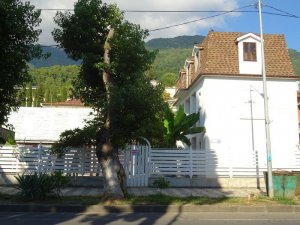 Гагра отдых без посредников. Отели и гостиницы в центре Гагры. «White house» МИНИ-ГОСТИНИЦА