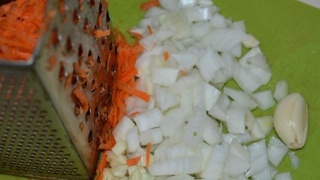 Тушеное мясо с картошкой в мультиварке Редмонд