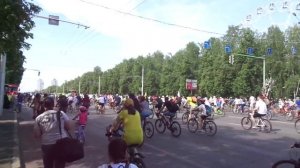 велопробег в Уфе . старт с горсовета 10 30.mp4