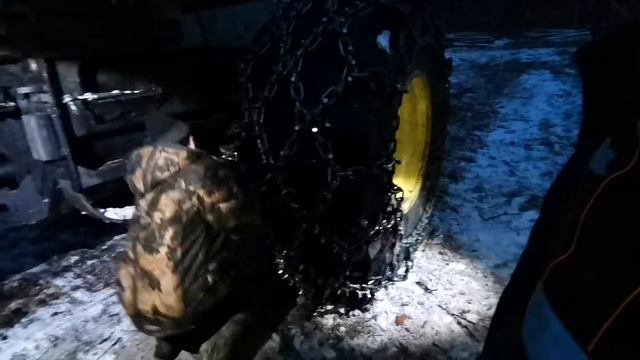 Как одеть цепи на скиддер john deere 648 g3