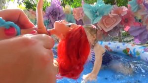 Кукла 2016 Русалочка ИГРЫ ДЛЯ ДЕВОЧЕК в бассейне РАСПАКОВКА русалки куклы UNBOXI