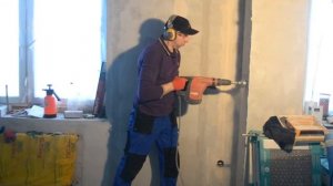 Сверление гнезда под подрозетник в монолитном бетоне