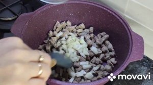 Свинина с макаронами / мясо с сухими макарошками / тушёная свинина с рожками ?